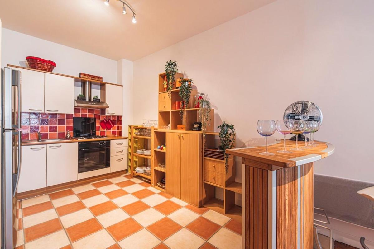 Bar A Bulles - Ancien Comptoir Transforme Reims Exterior foto